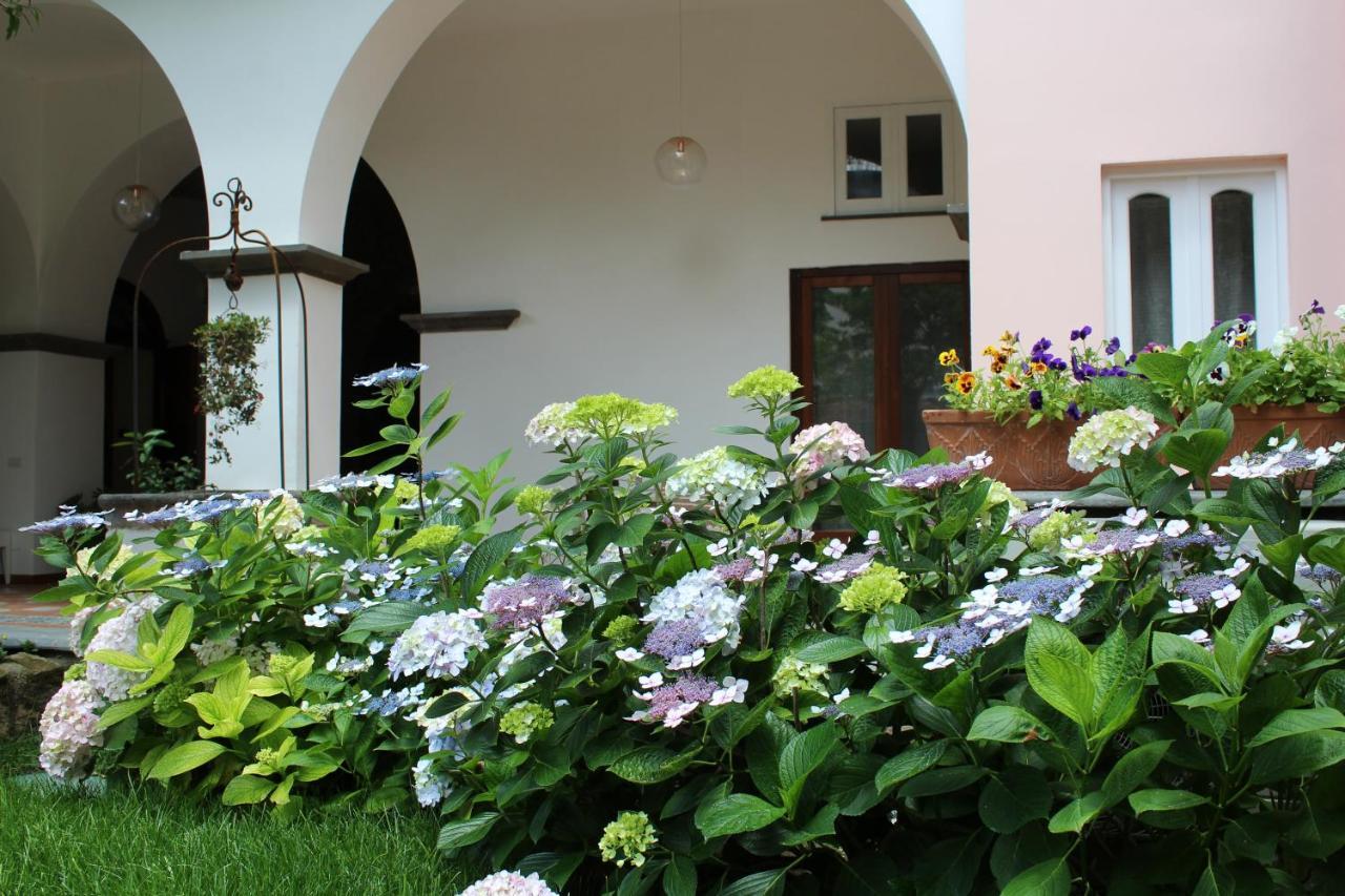 Maison De Lucia เมตา ภายนอก รูปภาพ